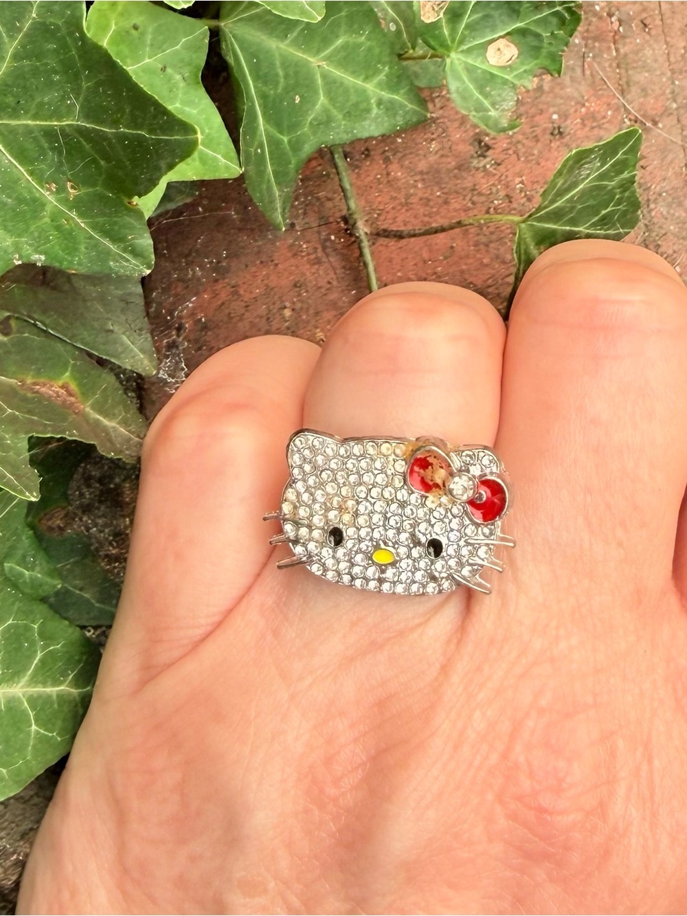 😺 Crystal Hello Kitty Adjustable Ring with Red Bow